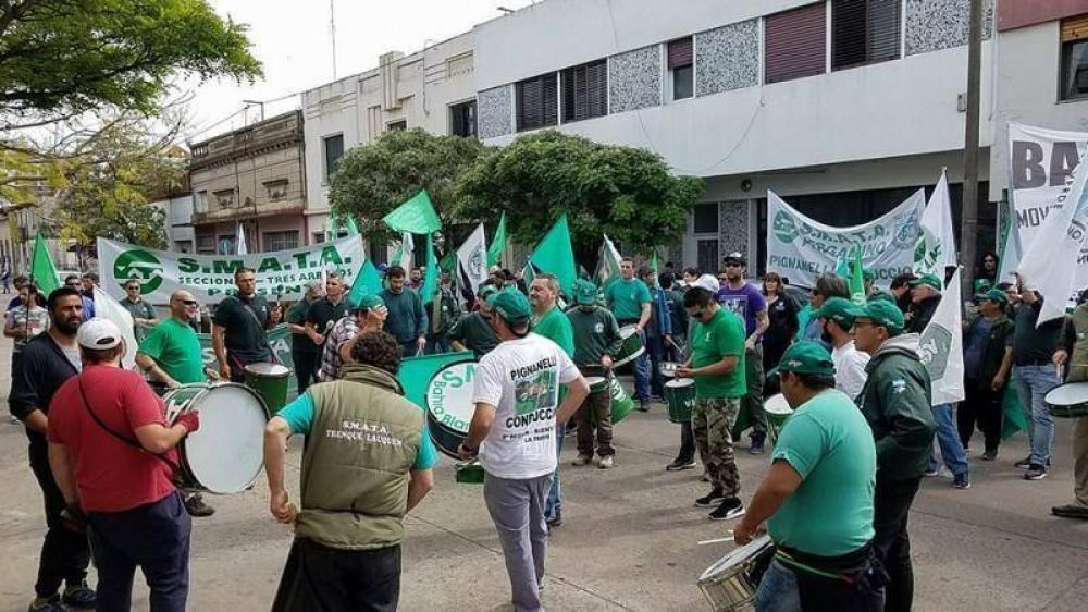 Protesta de trabajadores por el posible cierre de la empresa Cidegas