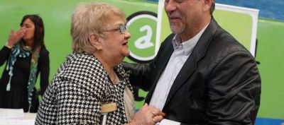 Doscientas familias de Avellaneda recibieron las escrituras de sus viviendas