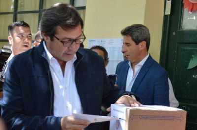 Todos sac� el domingo 23.412 votos m�s que en las PASO