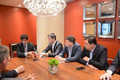 Lacunza vuelve antes, presenta el Presupuesto y empieza la visita de ministros a la Legislatura