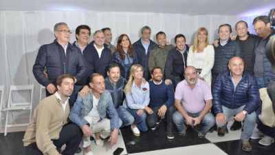 Tras la derrota electoral, empieza a crujir la convivencia entre Cristina y los jefes del PJ territorial
