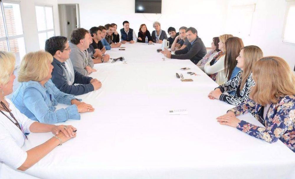 De Jes�s se reuni� con los candidatos a concejales y consejeros escolares de la elecci�n del domingo