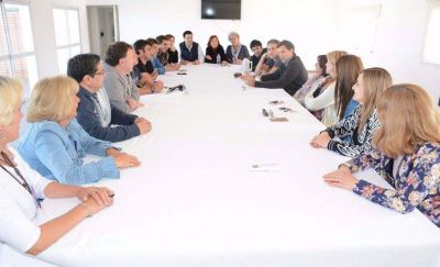 De Jes�s se reuni� con los candidatos a concejales y consejeros escolares de la elecci�n del domingo