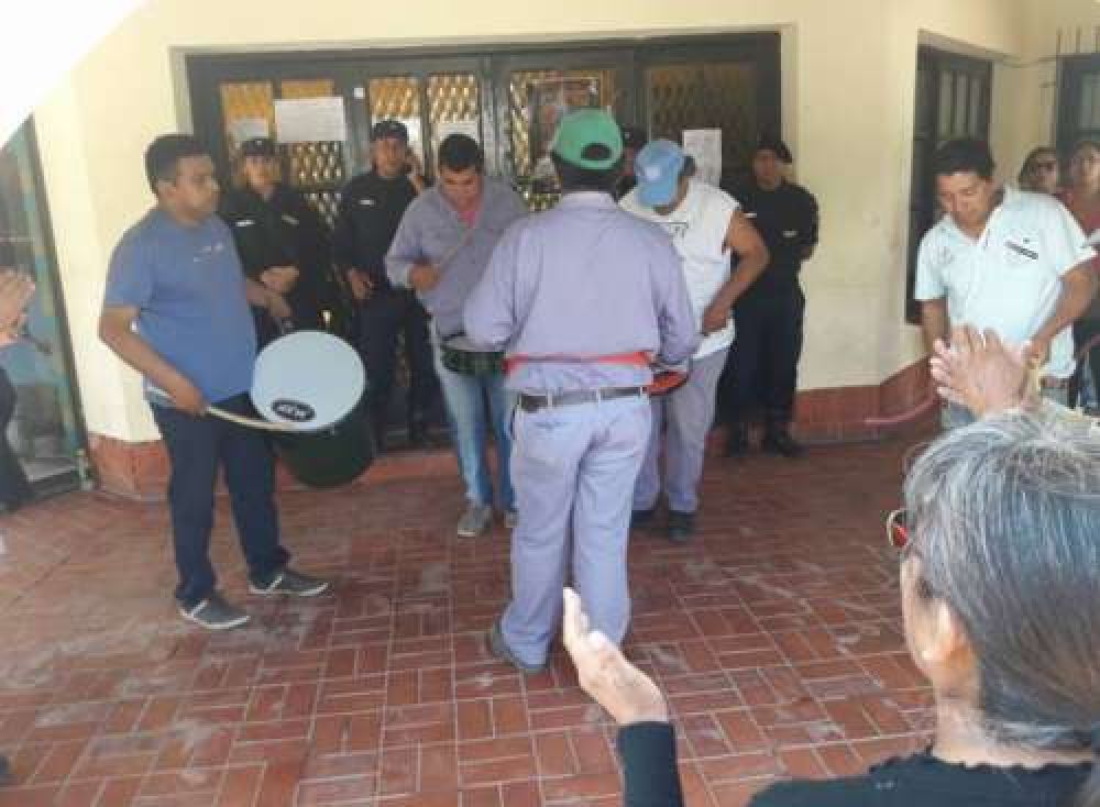  Cornejo brilla por su ausencia: hay paro en Quijano y piden la intervencin del municipio