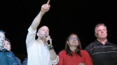 El gobierno prepara un plebiscito para Del viso y Alberti