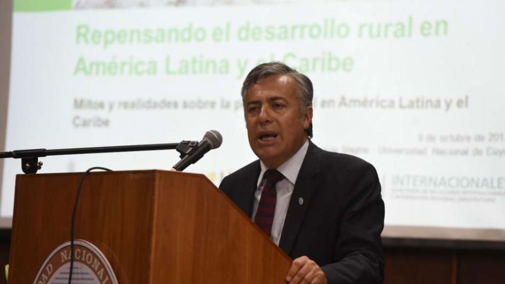 Ya sin reelecci�n para �l, Cornejo buscar� reforma