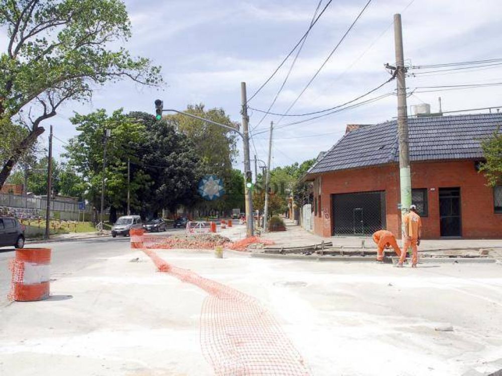Siguen las tareas de pavimentaci�n
