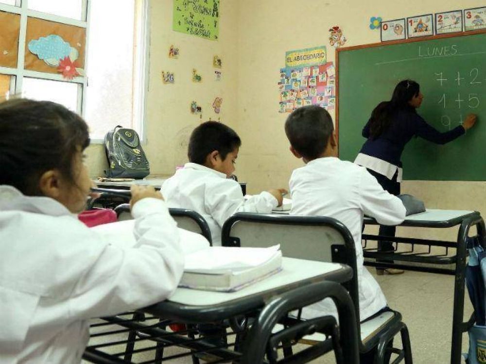 Anuncian que no habr� clases hasta que se restablezca el suministro de agua