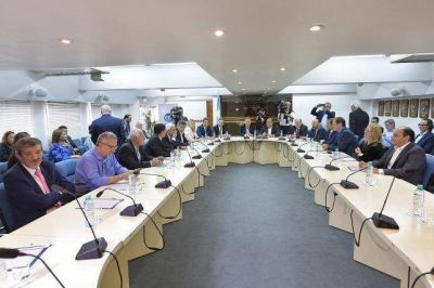 Lifschitz sorprendi� al sumarse a la reuni�n de gobernadores del Partido Justicialista