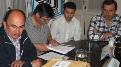 CURS: Se realiz� la licitaci�n para la pavimentaci�n en el barrio de su nuevo edificio