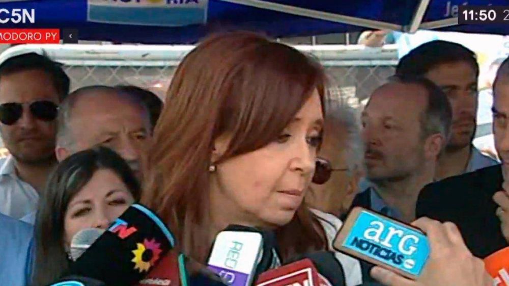 Cristina Kirchner al salir de Comodoro Py: 