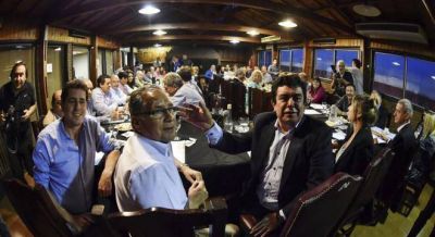 No hubo acuerdo entre Espinoza y los intendentes y se perfila una interna dura