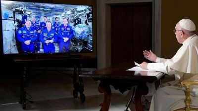 El Papa a los astronautas: desde all�, �con los ojos de Dios�, la tierra es fr�gil