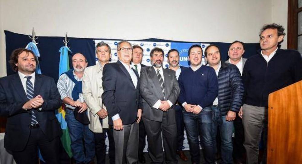 Katopodis volvi� al grupo de intendentes peronistas tras su fracaso con Randazzo
