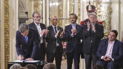 El acuerdo de competitividad para energ�as renovables incluir� 50% de tecnolog�a nacional y 9.500 nuevos empleos