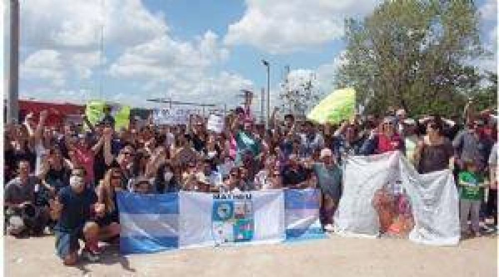 Reclamo por termoel�ctrica: empresa se pone a disposici�n de vecinos