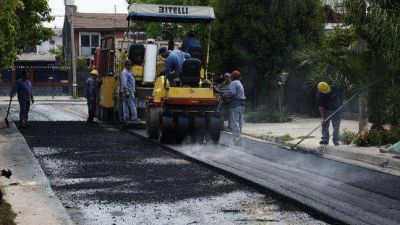 Contin�an las obras de asfalto en Brown