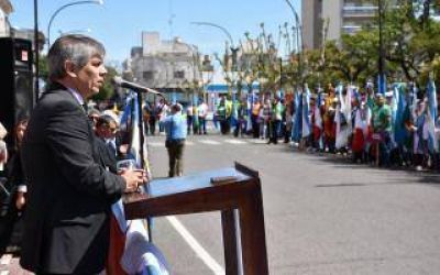 Britos encabez� el acto por el 163� Aniversario de Chivilcoy: 