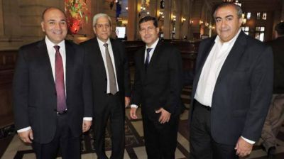 Jos� Emilio Neder asisti� a la reuni�n convocada por el presidente Macri en el CCK