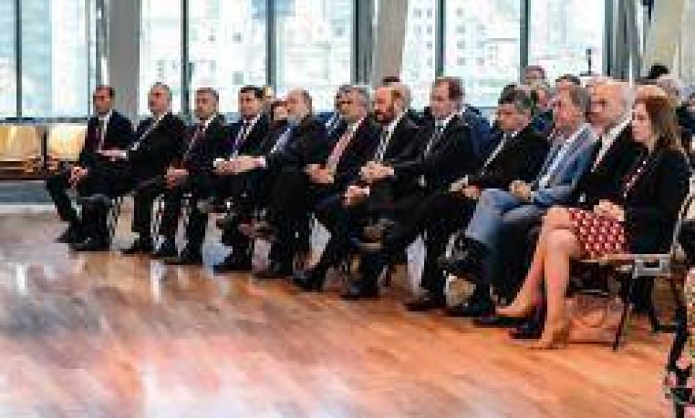 Sin fondos extras, el d�ficit riojano es de $4 mil millones para 2018