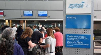 Pega fuerte en C�rdoba el paro de Aerol�neas