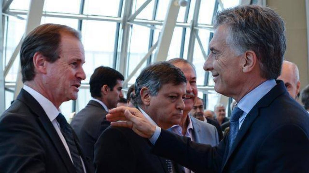 Bordet anunci� que reducir� a cinco los ministerios	 