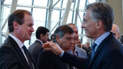 Bordet anunci� que reducir� a cinco los ministerios	 