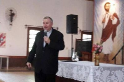 El presidente del Consudec con 400 docentes y directivos formose�os