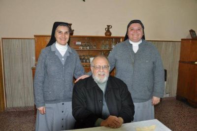 Falleci� el padre Rom�n Becerra