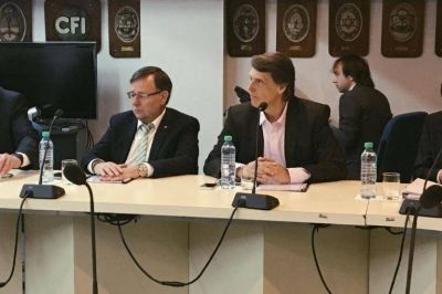 Kosiner: �Vamos a defender los recursos de las provincias�