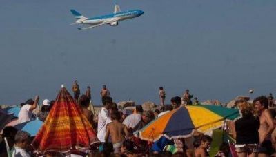 Todo OK para las fotomultas, 10 mil espacios de sombra gratis y m�s aviones que nunca