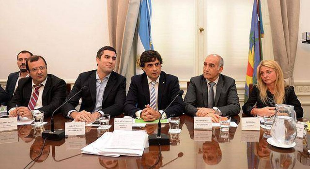 Con la presencia de Lacunza, comenz� el debate del Presupuesto 2018