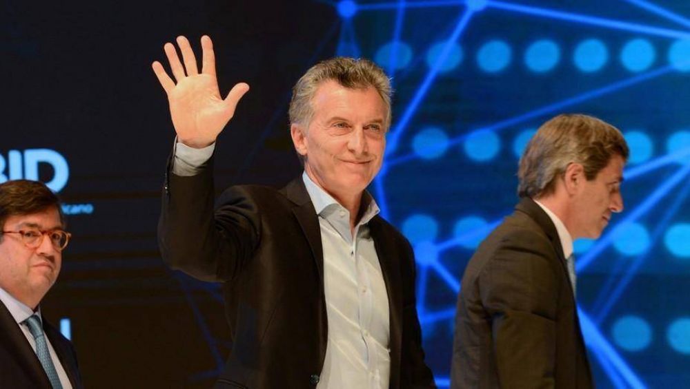Tras los anuncios, Macri insisti�: �Tenemos que encarar juntos todos los proyectos que cambian la historia�