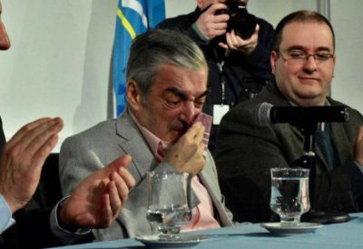 Muri� el gobernador de Chubut, Mario Das Neves