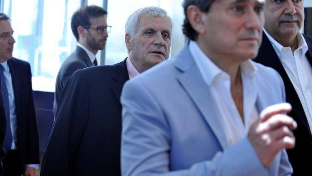El Gobierno quiere dar de baja a 500 de los 3.000 sindicatos