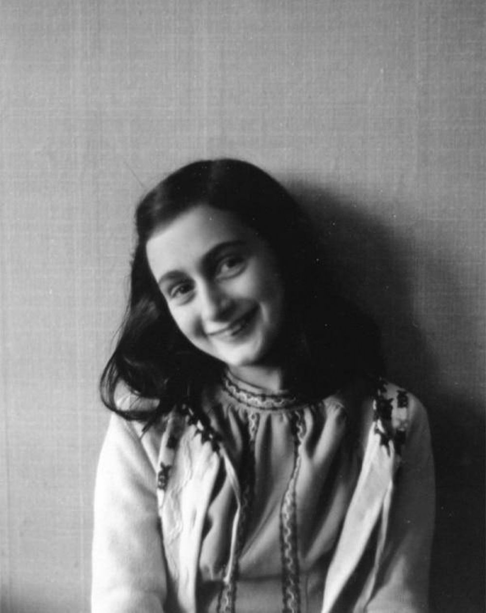 Se reabre la investigaci�n sobre uno de los mayores misterios del Holocausto: �qui�n traicion� a Ana Frank?