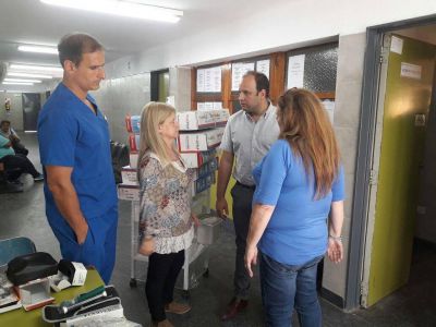Mejoran la atenci�n primaria de salud con la entrega de materiales y equipos