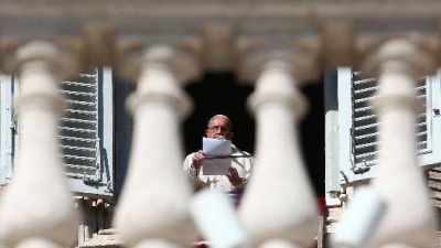 El Papa: �Que Dios libere al mundo de la locura que siembra muerte�