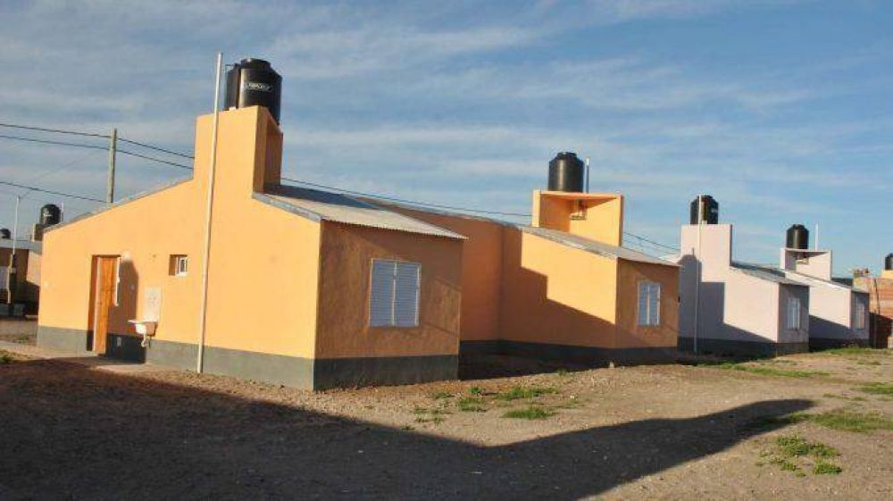 Gesti�n de L�pez para obras en Los Malvones y el 53 viviendas