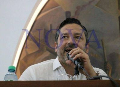 Gustavo Men�ndez, intendente de Merlo: 