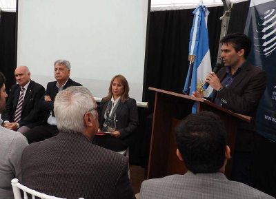 El intendente de Necochea en la Universidad del Centro: 