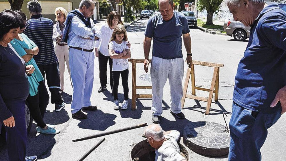 Vecinos de Barrio Norte reclaman por obras hidr�ulicas