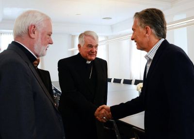 Macri recibi� al canciller del Vaticano y tantean una visita del Papa a la Argentina