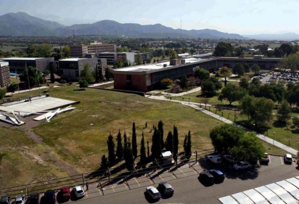 Pol�mica por una resoluci�n que afecta a los ingenieros civiles
