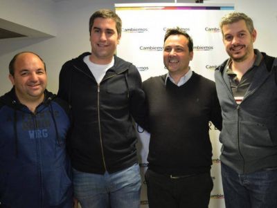 Envalentonado por las elecciones, intendente radical clav� video de festejos
