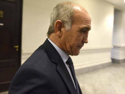 Bronca en la Legislatura por un nuevo fracaso de Daniel Salvador