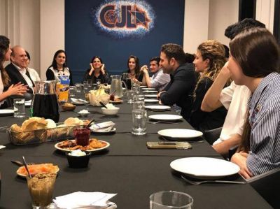 J�venes jud�os y armenios destacan la 