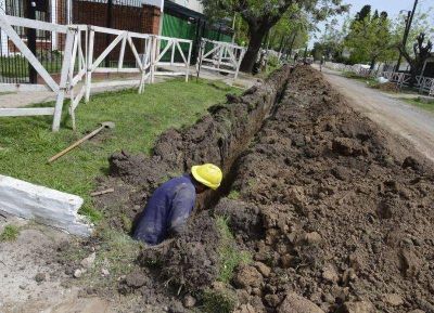 Esteban Echeverr�a: avanza red de agua potable en Monte Grande y Luis Guill�n