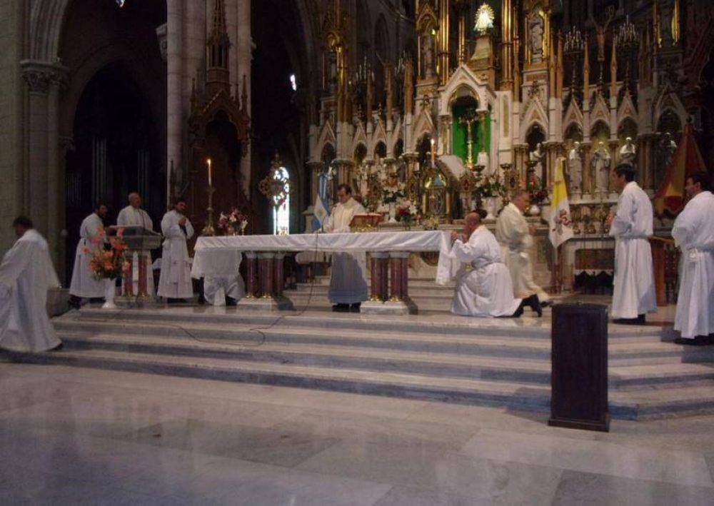 El clero platense agradeci a la Virgen de Lujn el ao transcurrido