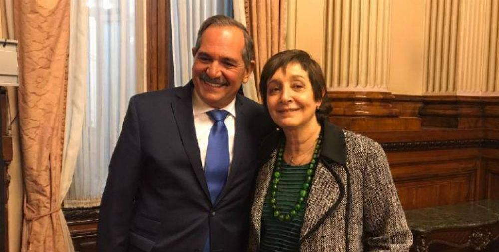 Mirkin y Alperovich presentaron un proyecto para dar marcha atr�s con las medidas en contra del bioetanol